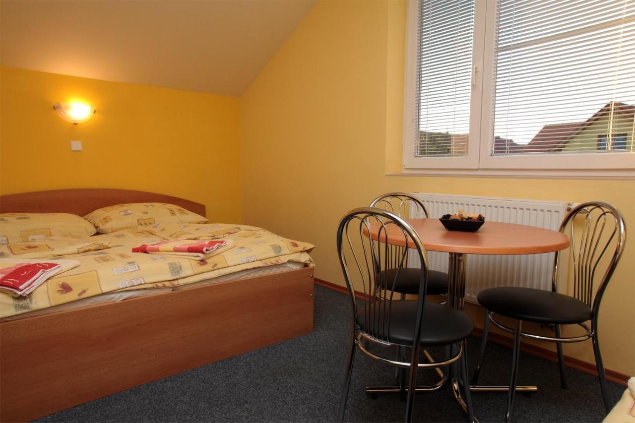 Hotel Ascona à Hrabušice Extérieur photo